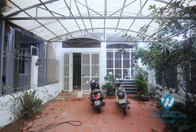 A good house for rent on Dang Thai Mai street, Tay Ho District